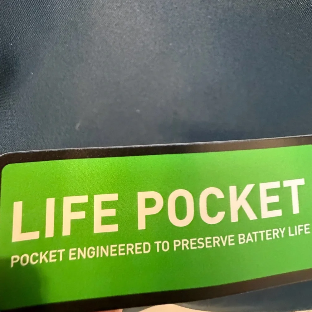 NWT Helly Hansen Men's Ski Jacket - Midnight Blue with Pattern - Picture 11 of 13